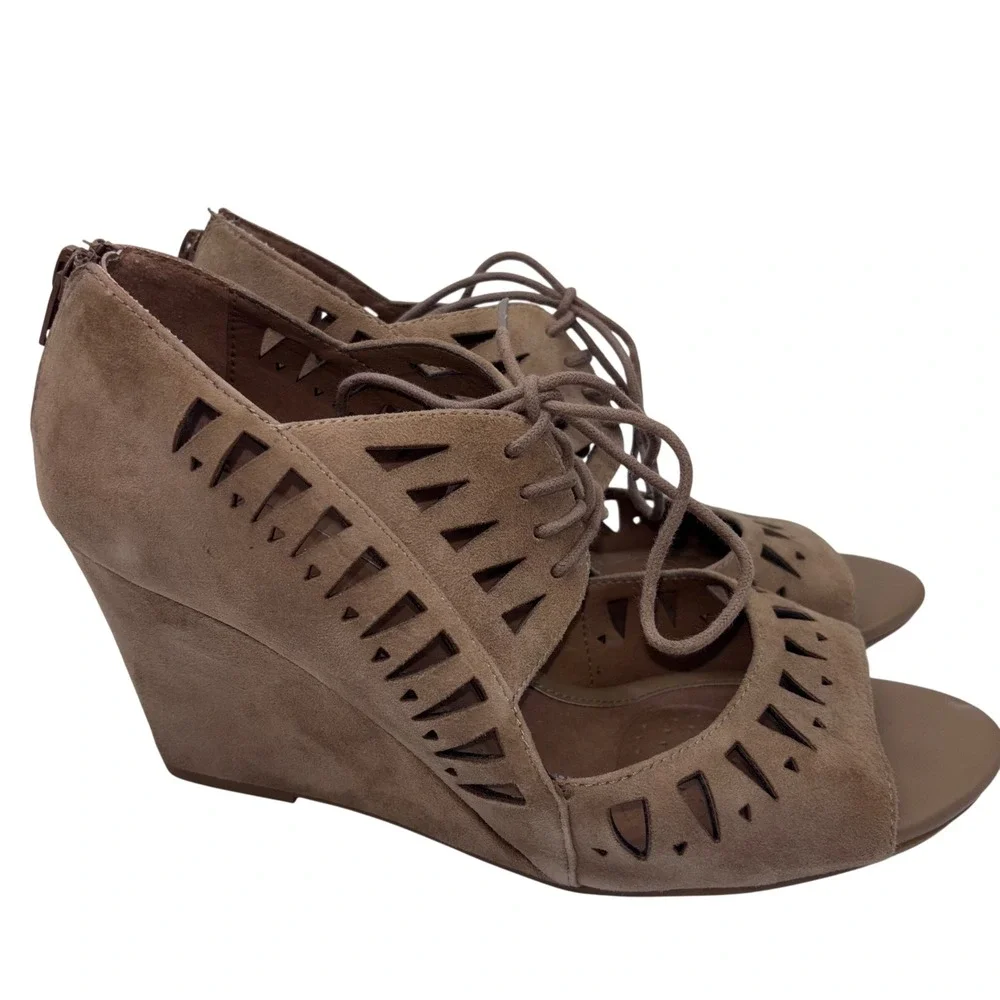 Sofft Womens 11 Taupe Suede Laser Cut Lace Up Wedge Sandals‎ Boho Chic